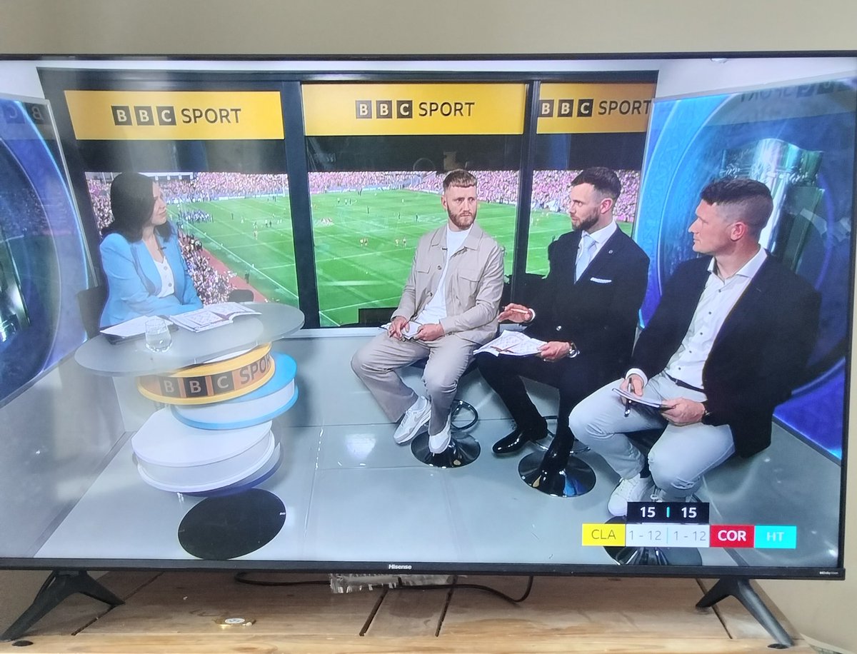 nic_iosa's tweet image. Not a game in the world to touch hurling!
Unbelievable &amp;amp; only half way!
Great job commentating @thomasniblock &amp;amp; great to see Antrim star @Neilmcmanus88 on the panel in the studio @BBCSPORTNI
#hurling
#AllIrelandHurlingFinal
#CorkvClare