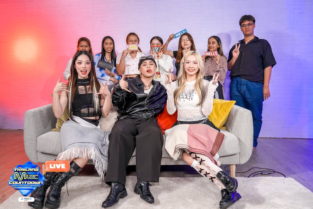 TMCcountdown's tweet photo. 🥳 ขอแสดงความยินดีกับผู้โชคดีทั้ง 10 ท่านที่ได้เข้ามาร่วมชม #FLIP_FROMNO1R ใน #TMCLIVE EP.11 กันถึงสตูดิโอด้วยนะครับ ฟินกันแบบนี้ได้ทุกเย็นวันอาทิตย์ เวลา 18:20 น.

📌สามารถดู LIVE แบบเต็มๆ ได้ทาง : https://t.co/KcbbqTCK0m

#ALIPAY #TMCLIVExFLIP 
#TMCLIVEpresentedbyALIPAY
#ThailandMusicCountdown 
#TMCCountdown #TrueCJCreations