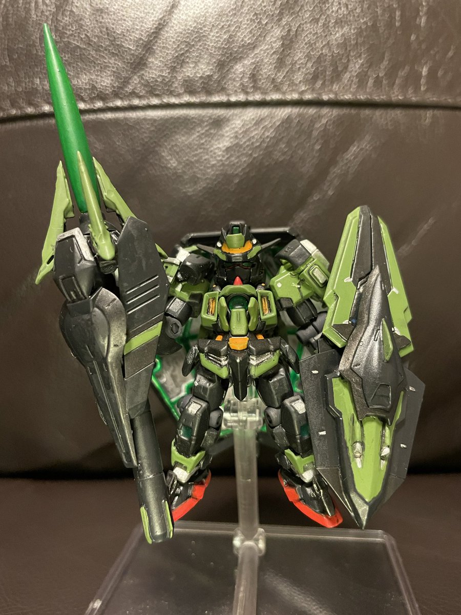 57_kame's tweet photo. ウナムンクイ専用機

｢ガンダムシルドグレーテ｣
名前の由来はシルトクレーテ
ドイツ語で｢亀｣という意味

系統はガンダム00
GNドライブ2基装備
防御に長けた機体だが
ランスやビットを操り近遠距離どちらの戦闘にも対応している

#モビルスーツアンサンブル https://t.co/vMJMy815Dm