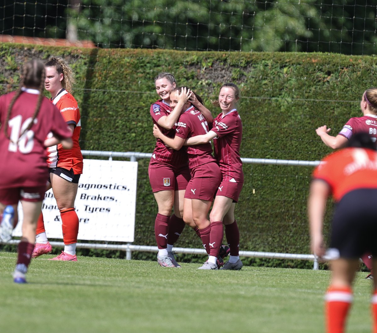 NTFCWomen's tweet photo. FULL TIME: Northampton Town Women 1-1 Luton Town Ladies.

It ends level at Fernie Fields, thank you to @LTLFC_Official for a competitive game and good luck for the season.

#NTFCW 1-1 #LTLFC https://t.co/k3y0YgLitj