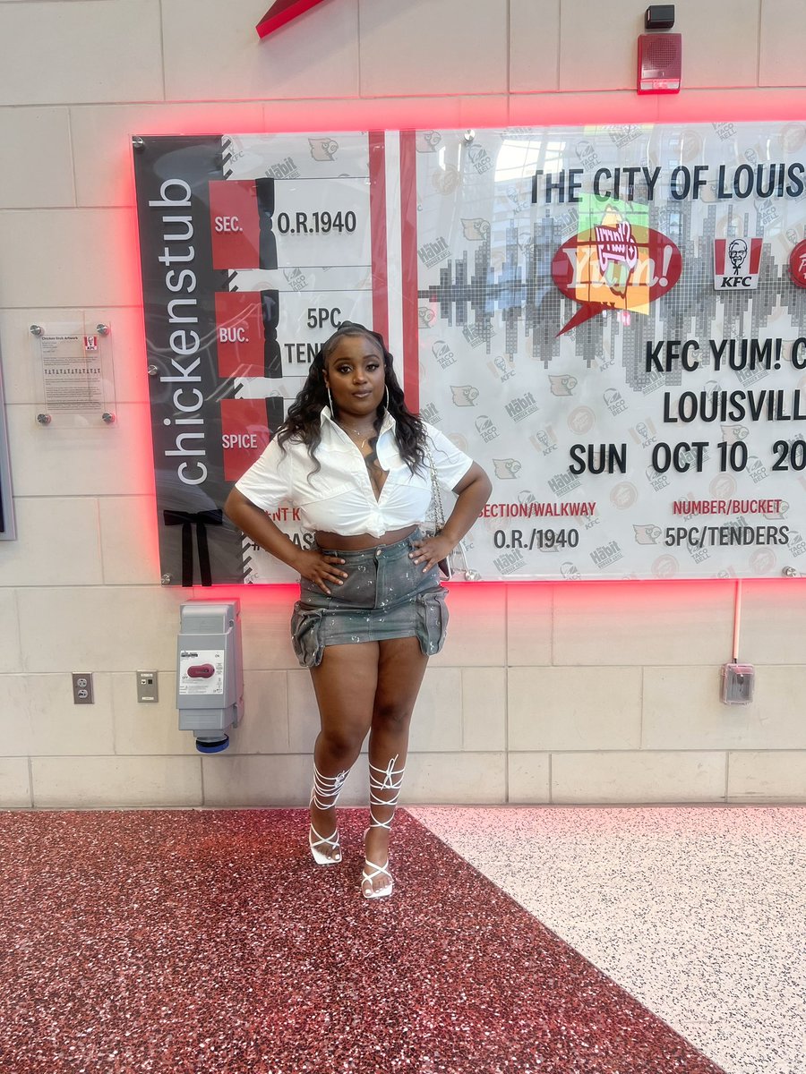 lashay97_'s tweet photo. Where the cold bitches looking for the hot boys? https://t.co/ILTLecoGKa