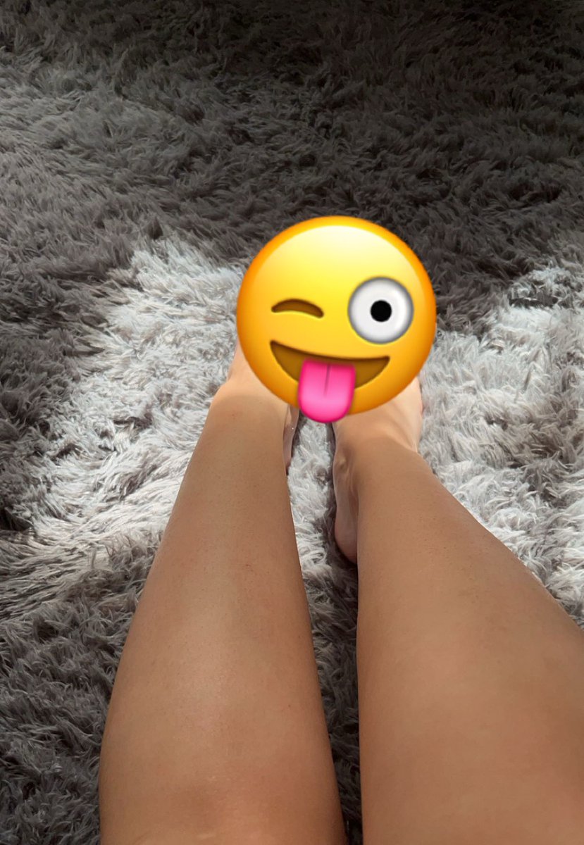 Good afternoon, I love Sundays! Just chilling and relaxing.🥰 DM me when you need some spicy feet pics!😇 #feet #feetpics #sun #selling #summer #sunday #spicy