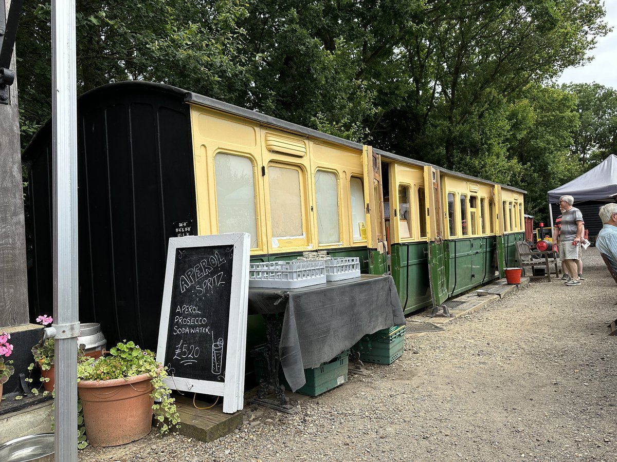 This is heaven. A really good pub built into a Victorian railway carriage <a href="/MiddyRailway/">MSLR</a> Seek it out if you’re ever in Suffolk
