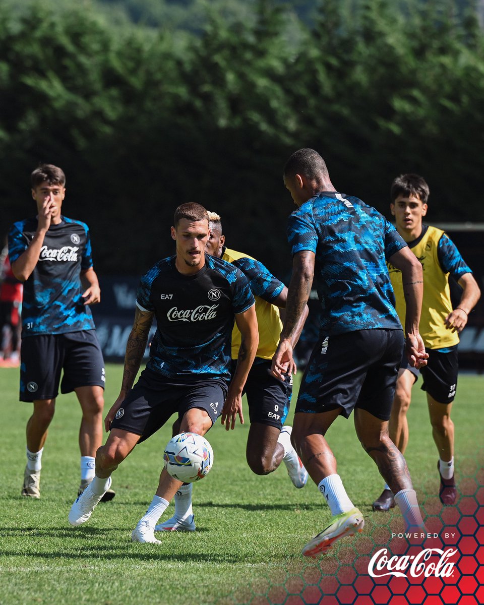 sscnapoli's tweet photo. 👋 Last training session in Dimaro
💙 #ProudToBeNapoli | #AmmaFaticà | #Dimaro24 @CocaColaIT https://t.co/Rmfr9hSzbQ