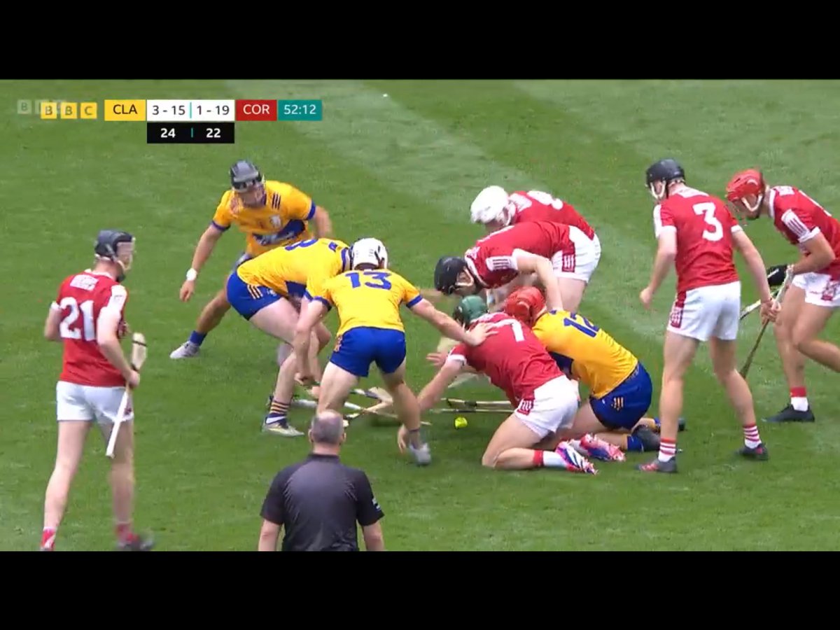 I have no idea what’s going on but this is an incredible spectacle.

These blokes are super-human, brave and made of absolute steel.

 #AllIrelandHurlingFinal 
#GAA #Cork #Clare #hurling #CorkvClare