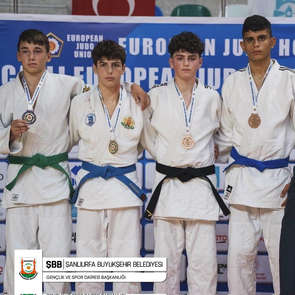 sanliurfabld's tweet photo. Türkiye’nin ev sahipliğinde yapılan ve 9 ülkeden 170 sporcunun katıldığı Yıldızlar Judo Avrupa Kupası müsabakalarında Şanlıurfa Büyükşehir Belediyesi judo sporcularımızdan;

🥈 55 kg'da Muhammed Bulut 2.
🥉 66 kg'da Hüseyin Müsri 3.
🏅 42 kg'da Mehmet Coşkun Bulut 5. olmuştur.

Bizlere bu gururu yaşatan sporcularımızı ve antrenörümüzü tebrik ediyoruz.