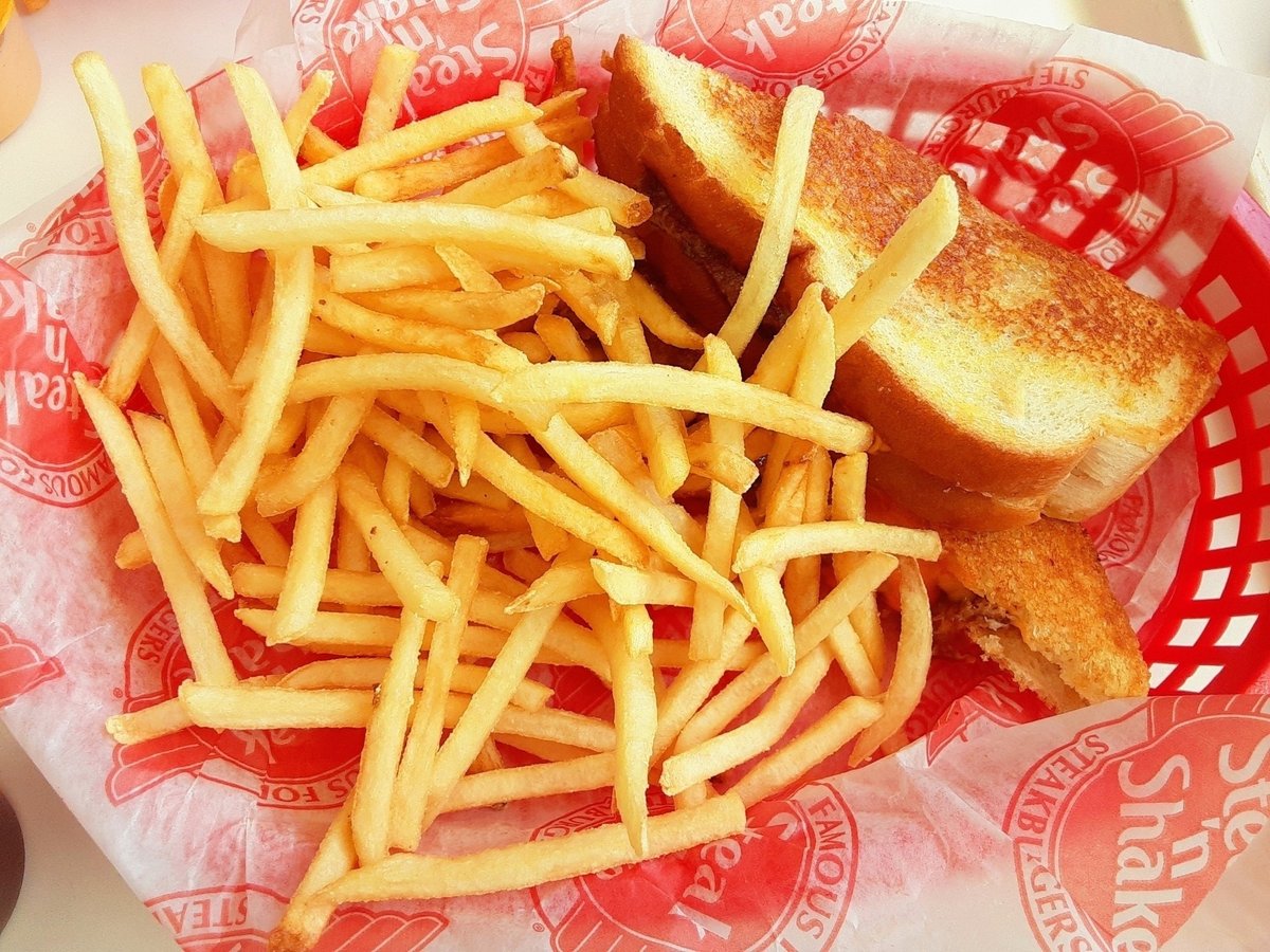 meltspices's tweet photo. Frisco Melt & Reese's Peanut Butter Shake
https://t.co/C7dWCrOeCm
#restaurant #friscomelt #burger #sandwich #peanutbutter #shake https://t.co/mBd3yuiz3Y