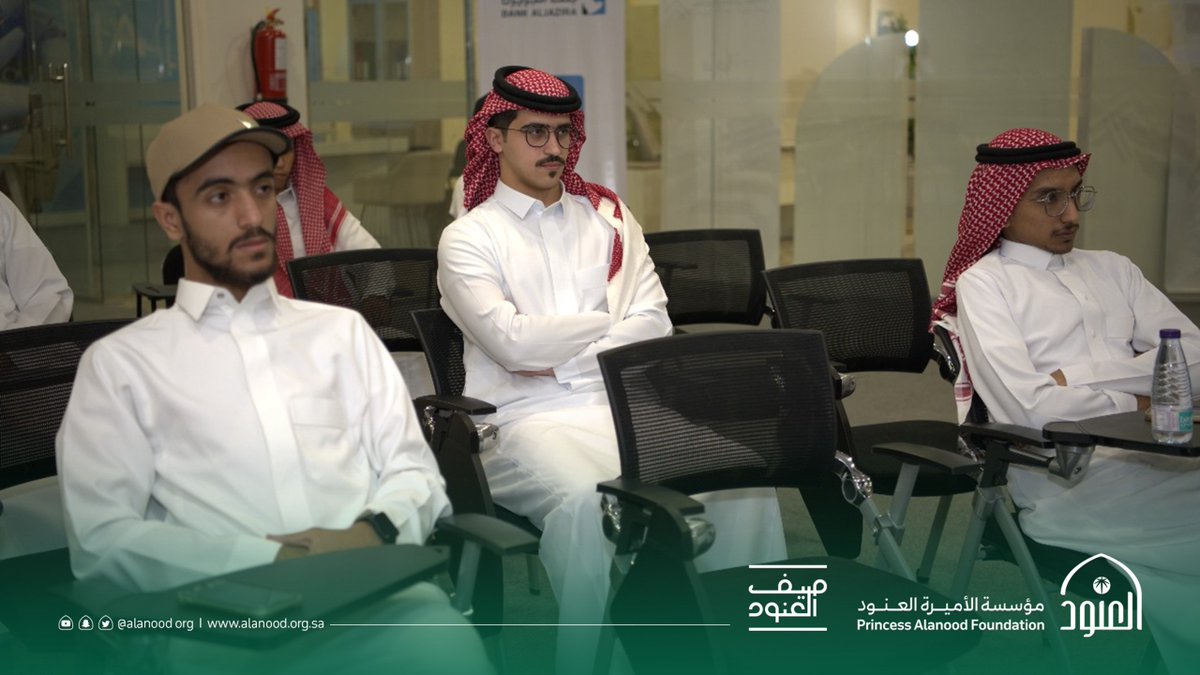 AlanoodOrg's tweet photo. لقطات من ورشة الذكاء الاصطناعي في #رفحاء و #حفر_الباطن و #بيشة .

#صيف_العنود☀️
#مؤسسة_العنود https://t.co/cJbotJiMrh