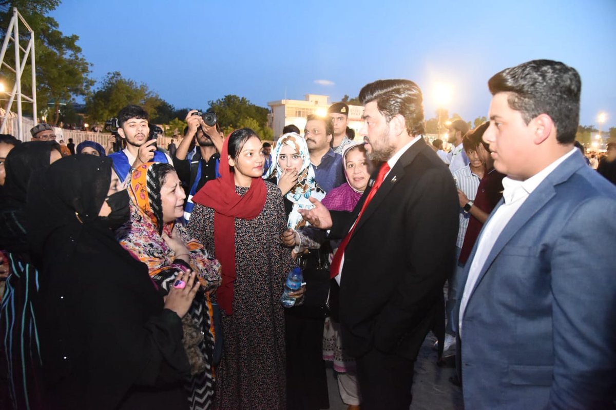 Ommiyar's tweet photo. حیدرآباد کے طالب علموں کے لئے بہت بڑا اقدام ہے کراچی کی طرح وہ بھی اٹی ٹی کورسز کرے گے اپنا مستقبل اچھا کر سکے گے
#AwamiGovernorInHyd https://t.co/NR2Ts93jP2
