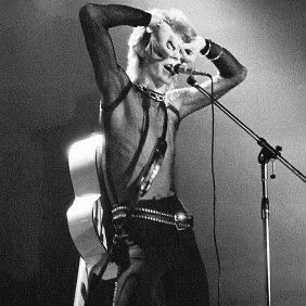 yungbludoni's tweet photo. bowie son 🖤🪽 https://t.co/iVt8nbNPO8