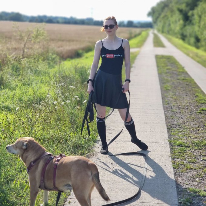 Einfach mal Casual mit dem Hund raus gehen. Was w&uuml;rdet ihr denken wenn ich einfach so mit @MDHRelationship<a href="/tag/nature"class="tags"><span>#nature</span></a><a href="/tag/redhead"class="tags"><span>#redhead</span></a><a href="/tag/outdoors"class="tags"><span>#outdoors</span></a><a href="/tag/girlswithglasses"class="tags"><span>#girlswithglasses</span></a><a href="/tag/gassigehen"class="tags"><span>#gassigehen</span></a>
