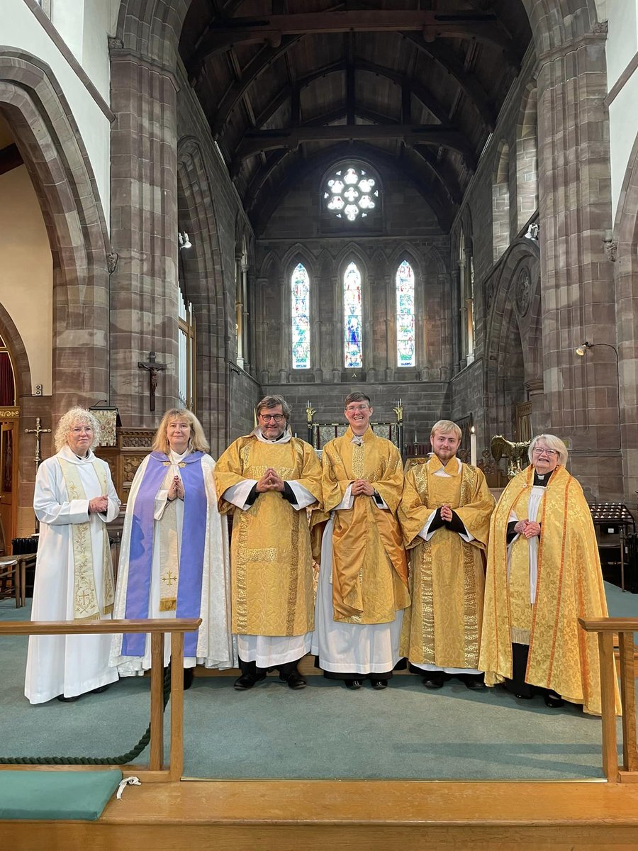 alexdjfrost's tweet photo. Until I was made Vicar in 2018 they had no  female clergy at St Matthew's. Today was a very special day at St Matthew’s Church. We celebrated 30 years of Women’s Priestly Ministry in the @churchofengland  We welcomed Rev. Canon Fleur Green as guest preacher. https://t.co/QTCDvc9Pkk
