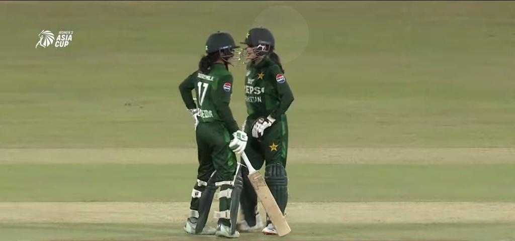 Sadiaali56's tweet photo. Pakistan won the match by 9 wickets 🙌🥳
Well played everyone specially muneeba and gull Feroza👏👏
#PakvsNep #BackOurGirls https://t.co/xt4in0n7Ep