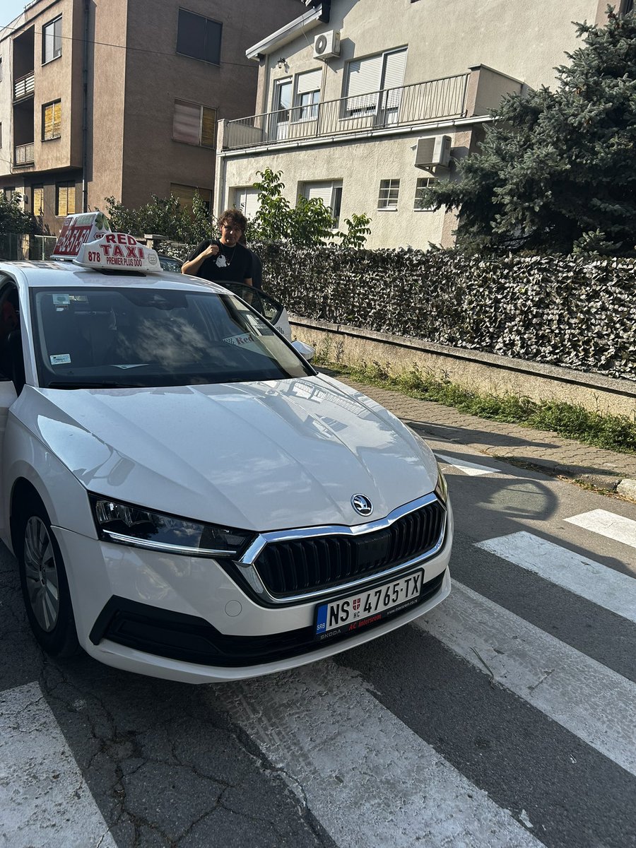 Jiche_fm's tweet image. Сегодня меня в Нови-Саде ударил по руке таксист, за то что я убрала поток воздуха, который на меня дул. Я в ахуе, потому что что я просто поправила колесико на вентиляторе (пример на фото) .

После того как я сказала ему чтобы он меня не трогал, он просто выгнал нас из машины —&amp;gt;