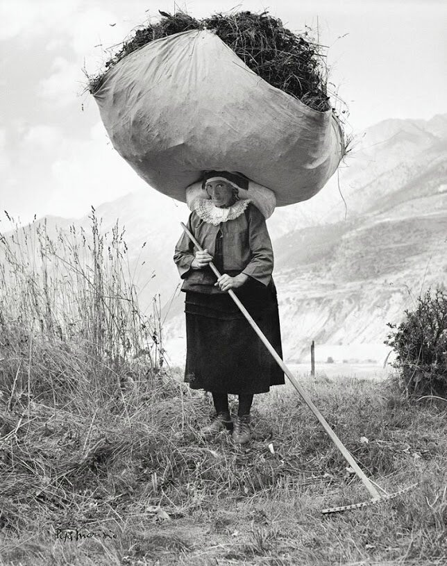 dionysius_80's tweet photo. Woman in rural France in the 1950s. https://t.co/hcDuDs2Jrw