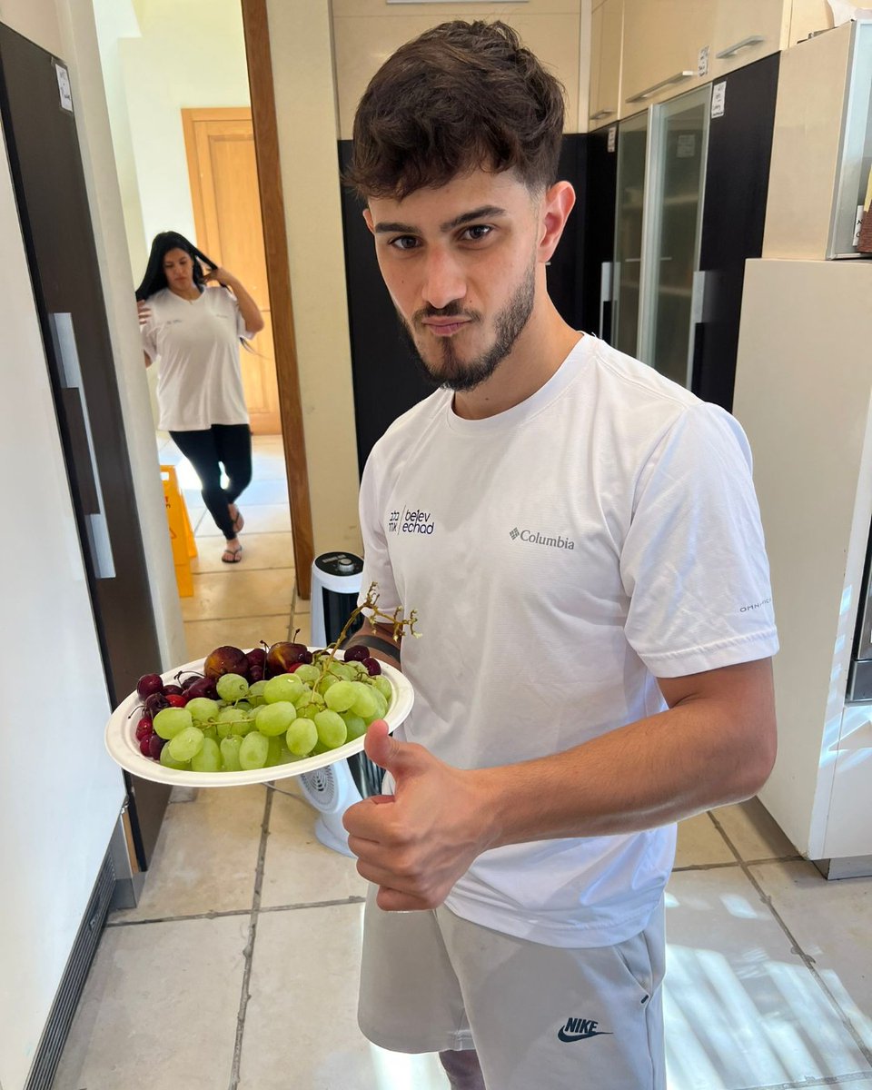 BelevEchad_'s tweet photo. And now we eat! Who wants to join? 

Recovery is better with friends and good times. 

Oh, and popsicles!  

#BelevEchad #Israel #jewish #jewishcommunity #IDF #food https://t.co/TWZpAeqIcW