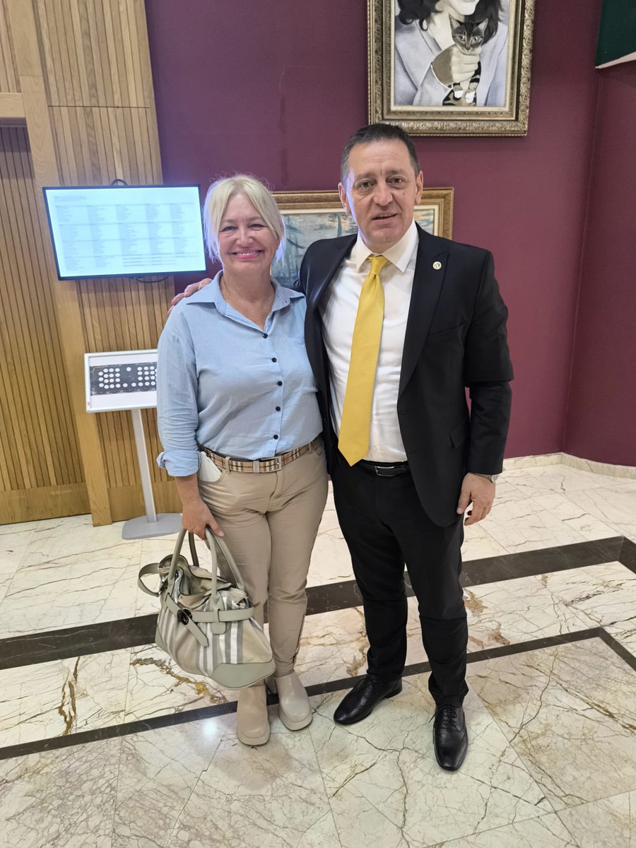 basri_sonmez's tweet photo. 📍KKTC

Değerli akrabam, ablam Rauf Denktaş Üniversitesi Öğretim Üyesi, gazeteci Doç. Dr. Sn. Yurdagül Atun ve KKTC 1. Cumhurbaşkanı Sn. Rauf R. Denktaş’a danışmanlık yapmış ve halen Cumhurbaşkanı Sn. Ersin Tatar’a danışmanlık yapan kıymetli eşi Rauf Denktaş Üniversitesi Öğretim Üyesi Prof. Dr. Sn. Ata Atun ile Kıbrıs Barış Harekatının 50. Yıl dönümü törenleri sonrası bir araya geldik.

@ataatun 
@YBeyolu