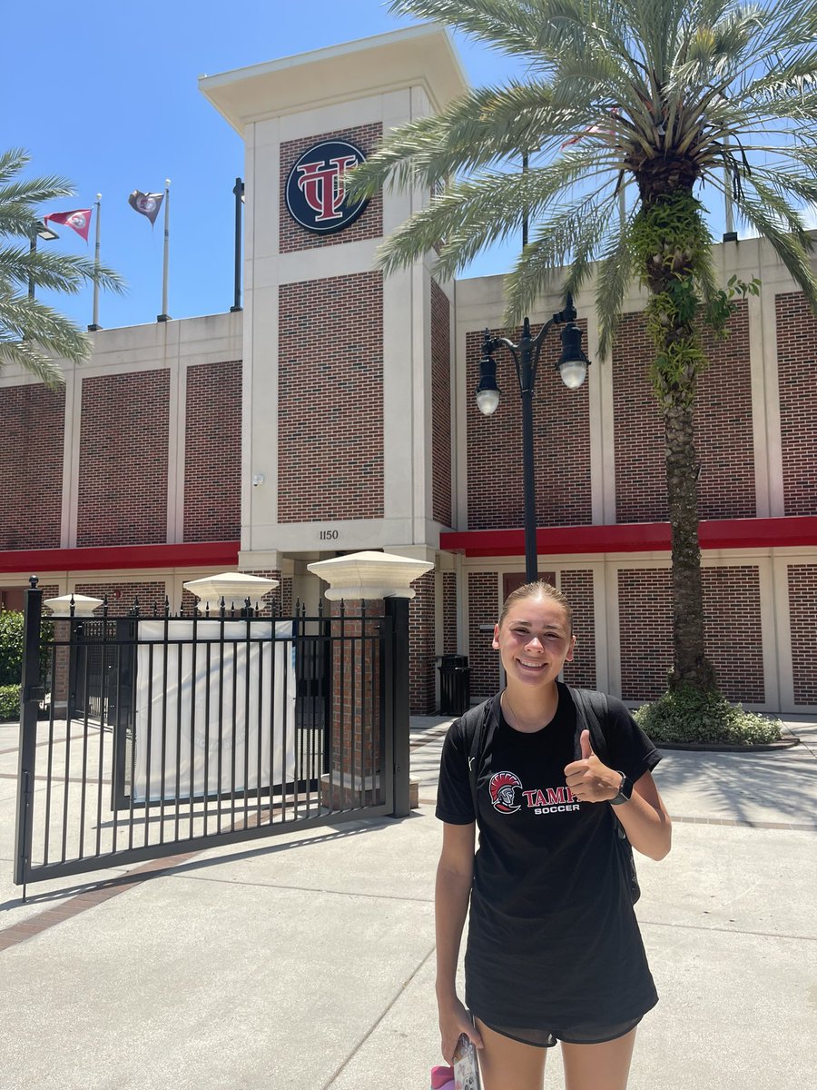 So excited that I had the opportunity to travel to Tampa, FL for the UTampa camp! It was a great experience working with girls from all around the US and getting to gain more knowledge about college soccer with @TampaWSoccer, Head Coach Erin, and Coach Trent.