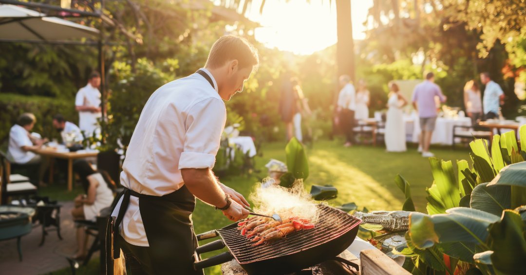 If we told you that the next time you wanted to entertain friends with a BBQ you could do it all without lifting a finger, would you believe us? Book a private chef BBQ experience and let's embrace the summer! We make your dining dreams come true... ☀️