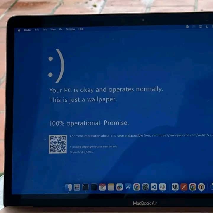 Clamshell Meda tweet media