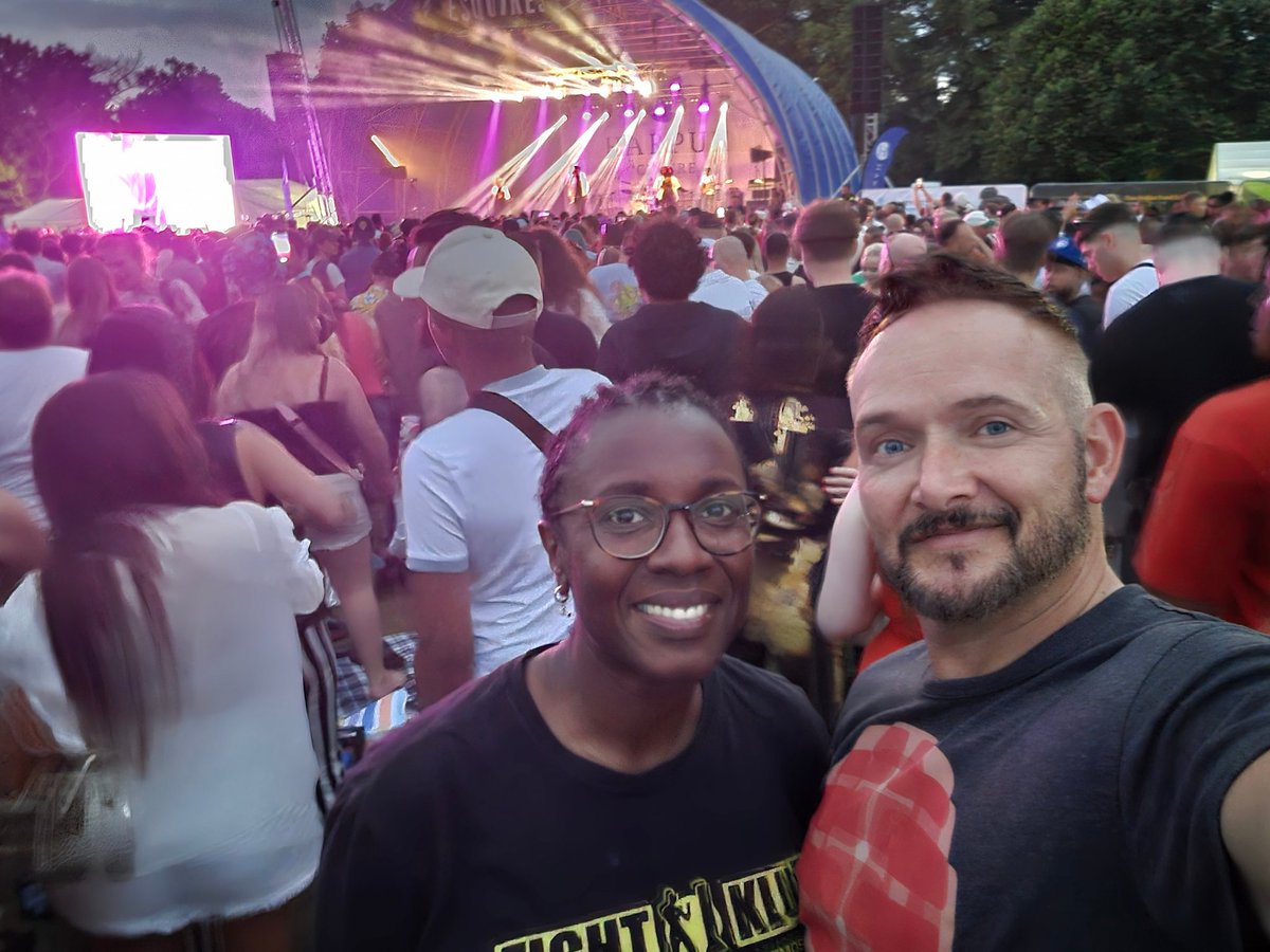 saffs13's tweet photo. Closing Saturday night at the Bedford River Festival, after completing the lunchtime Fight Klub session in the heat 🥵 #SummerVibes2024 https://t.co/mvdgKJ5056