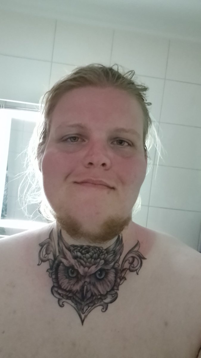 Pisse gerade in meine Badewanne, schönen Sonntag noch