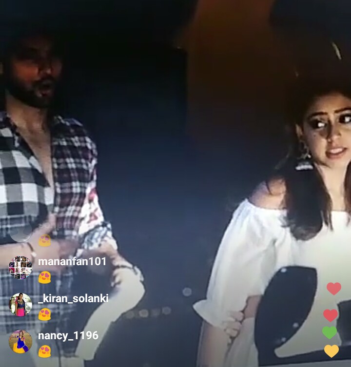 Friendly_bini's tweet photo. "Camera ghumega jo karna hai kar lo " wala scene ke preps 🤣😂 #MaNan #10IconicYearsOfKYY https://t.co/OygPbId0Rm