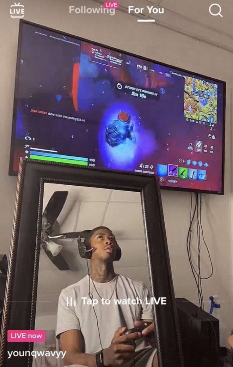 This mf using a mirror as a face cam. I respect the grind