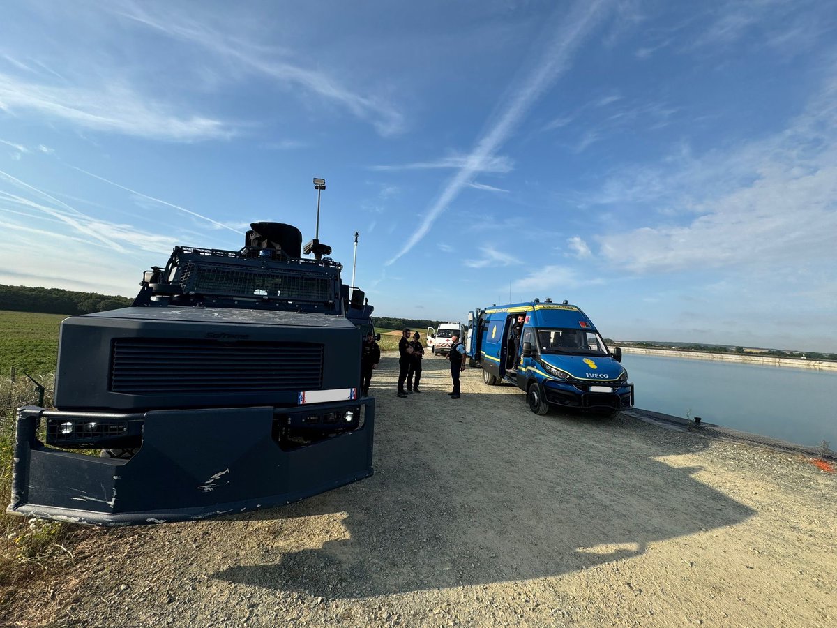 PorteparoleGN's tweet photo. #Manifestations⛔️

➡️ 3 000 #gendarmes mobilisés cette fin de semaine en #NouvelleAquitaine.

Pris pour cibles à plusieurs reprises, leur #détermination et leur professionnalisme ont permis de #protéger les sites sensibles visés par les activistes et de faire respecter le #Droit. https://t.co/9q2m7iMSwN