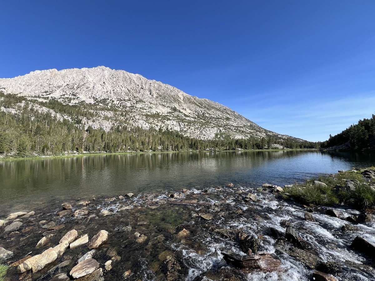 astrogerly's tweet photo. Saturday Shenanigans: ‘we prefer this zone on skis‘ edition. Dave needed acclimate ahead of his adventure, so why not go to a very popular trail?! Another absolutely lovely day in the High Sierra! #optoutside #rangeoflight #easternsierra #lifeisbestabove10k #nature #hiking https://t.co/QcHbhM9BTU