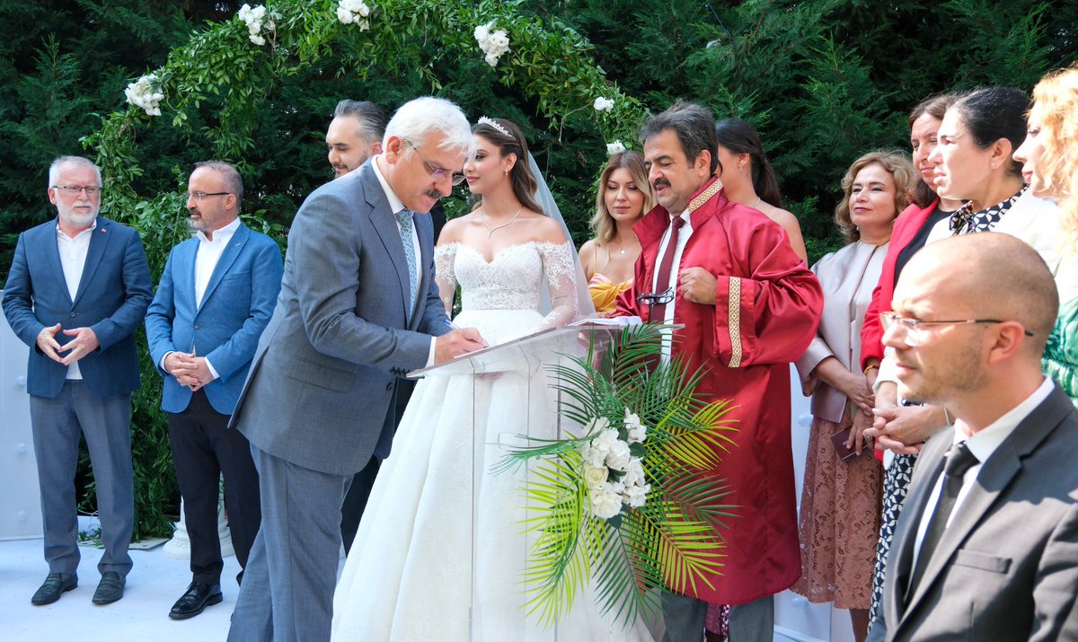 Read an Excerpt from Sweet Heat by Bolu Babalola, image size:1200x715