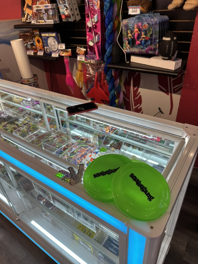 soundsgoodBOS's tweet photo. Hey Boston! If your loving the new album from #snakehips and #earthgang check out some #harvardsquare businesses with #snakegang merch at their stores! #localbusiness #boston #newmusic #orchardambassador https://t.co/y1Zg4ZTqy0