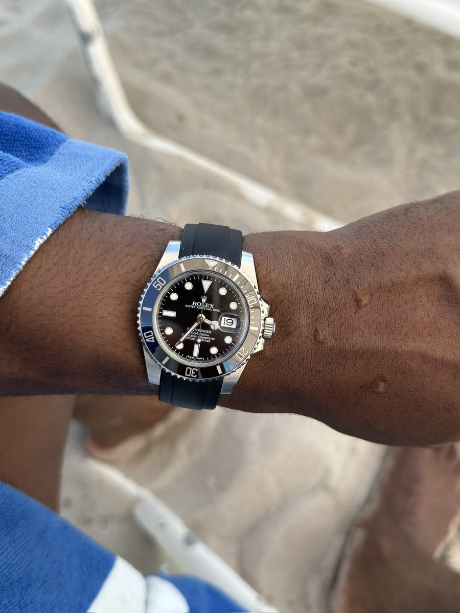 RegularTob's tweet image. 📍Beach House