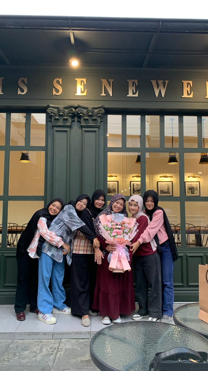 Alysakirani_'s tweet photo. sayang Andri sensei banyak banyak🫶🏻🫶🏻🫶🏻🫶🏻🫶🏻🫶🏻🫶🏻 https://t.co/FblrulmTjP