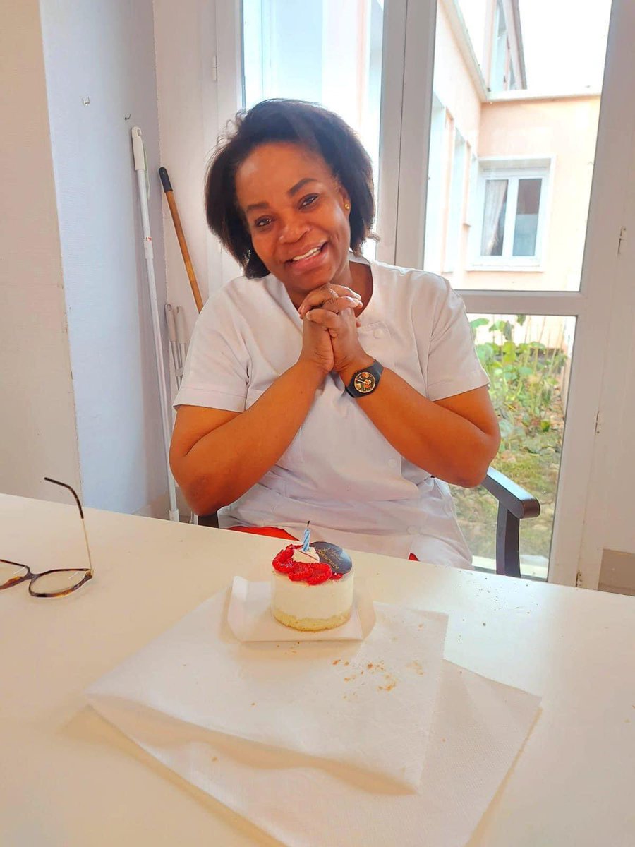 NzigouAnges's tweet image. Tantine Mamie

Ton départ  laisse un vide immense, surtout en ce premier dimanche dans ta nouvelle demeure . Ta grâce, ta gentillesse et ton amour inconditionnel étaient des trésors que nous chérissions.1/2