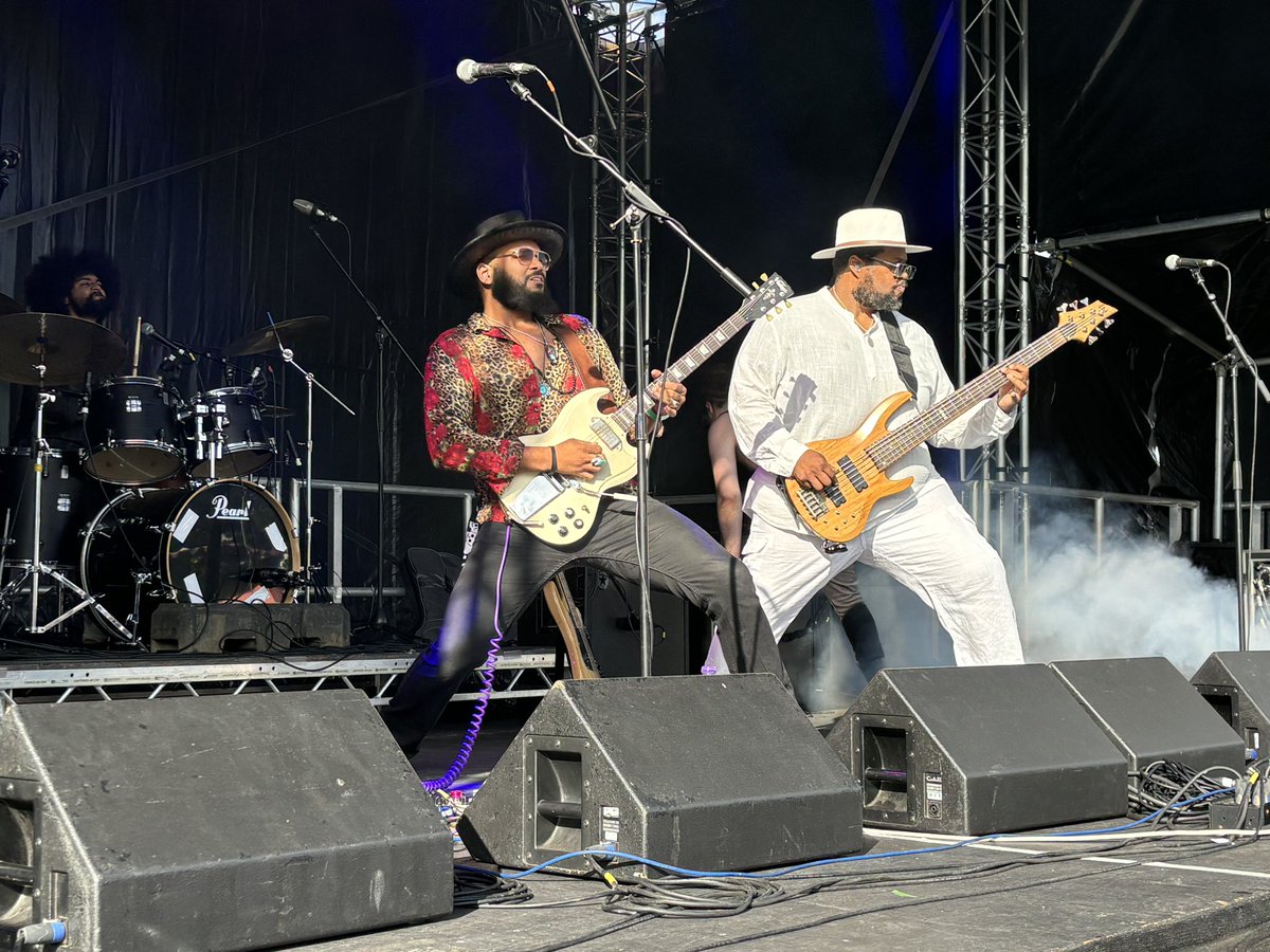 We do love a good Blues Rock sound and Darnell Cole &amp; the Vibe are scratching that itch on Firestarter stage now!
<a href="/DarnellColeRox/">Darnell Cole</a>
<a href="/maid_of_stone/">Maid of Stone Festival</a>