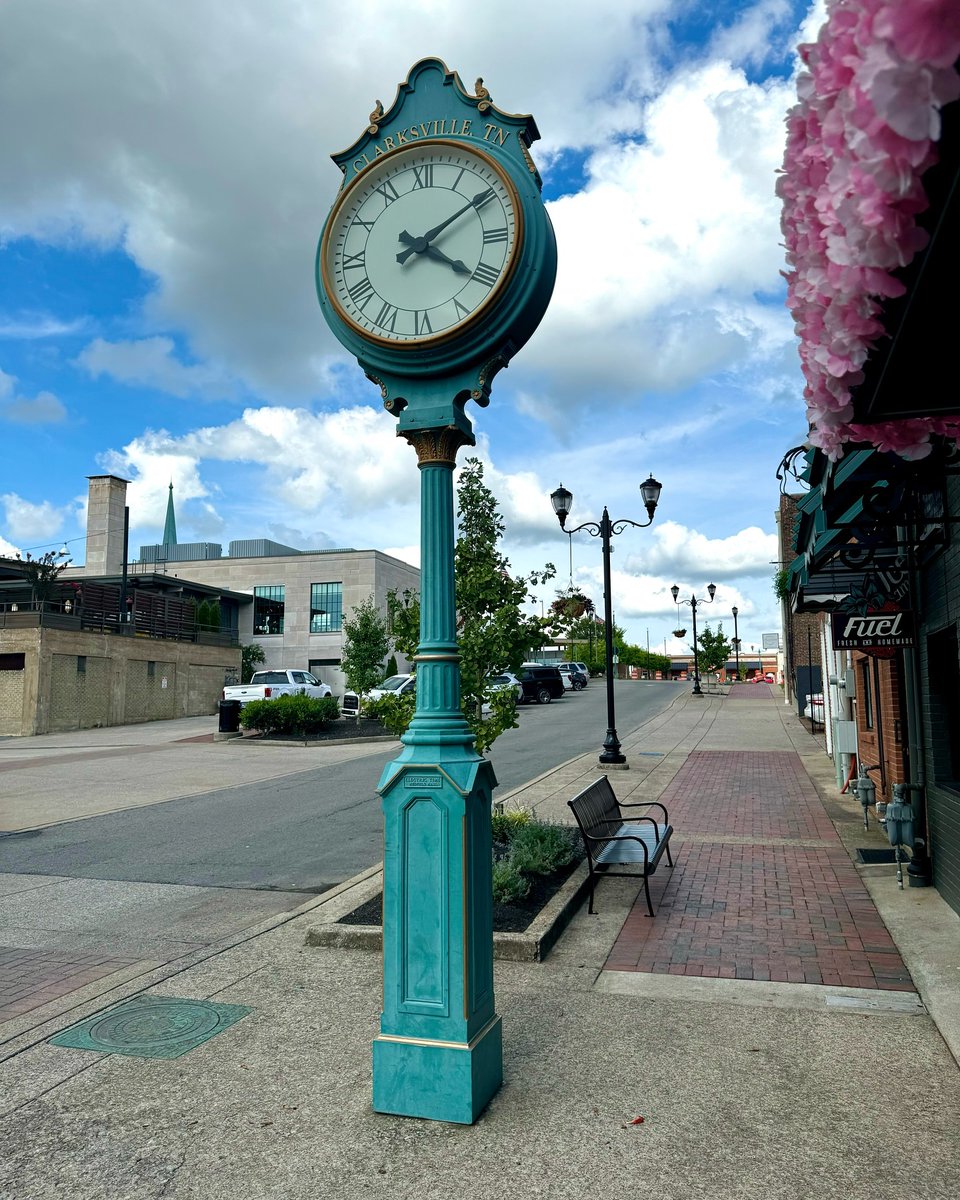 Sunday stroll on Strawberry Alley. 🍓⛲

📍: Strawberry Alley
📷 IG: lyudmila.trevithick

#VisitClarksvilleTN
