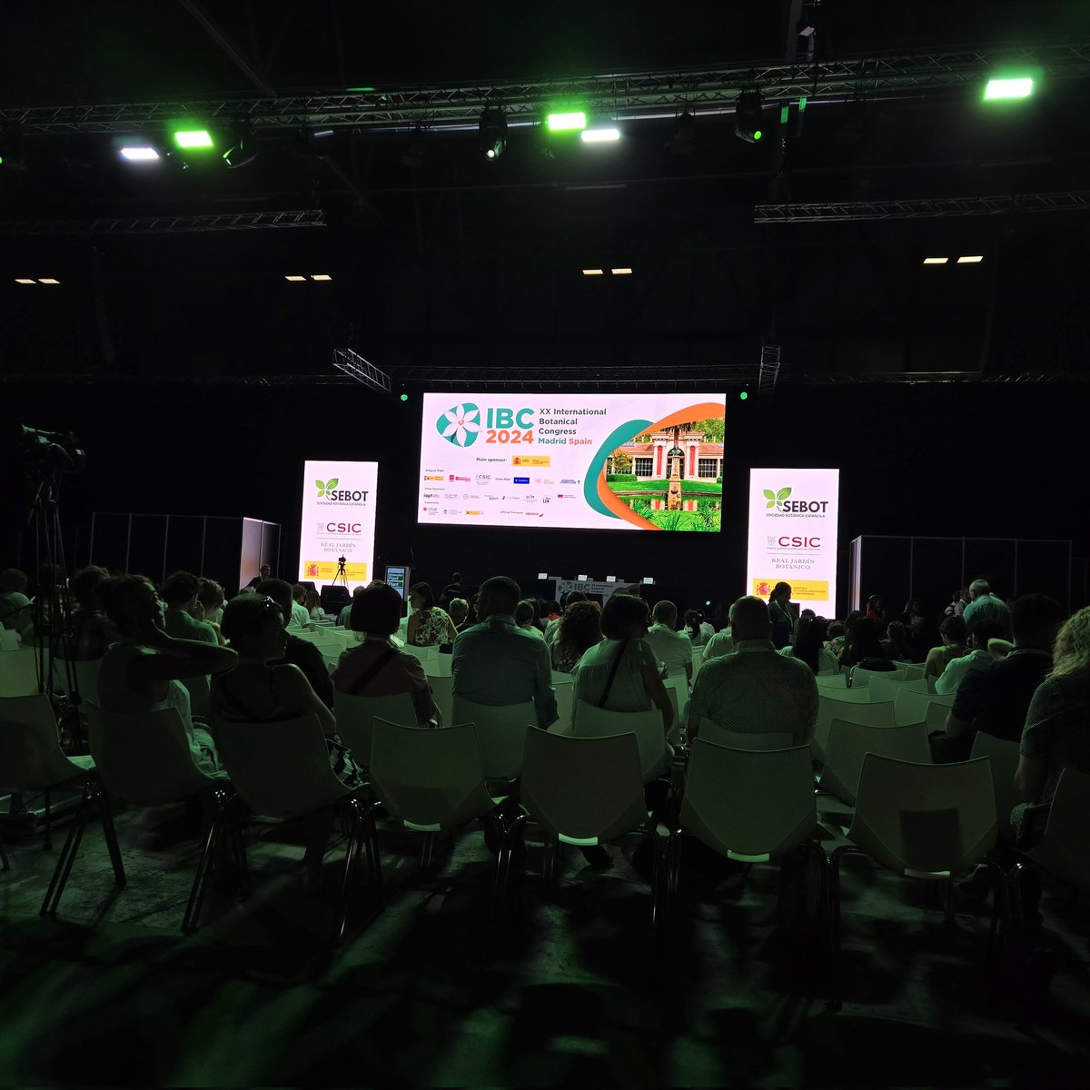 At the opening ceremony of the <a href="/ibc2024/">IBC2024</a>! Anyone of my Twitter connections attending?

I'll be presenting my latest research on #Cannabis sexual plasticity at poster 104, come find me this week and learn about plant sex change! 

#PlantScience #IBC2024