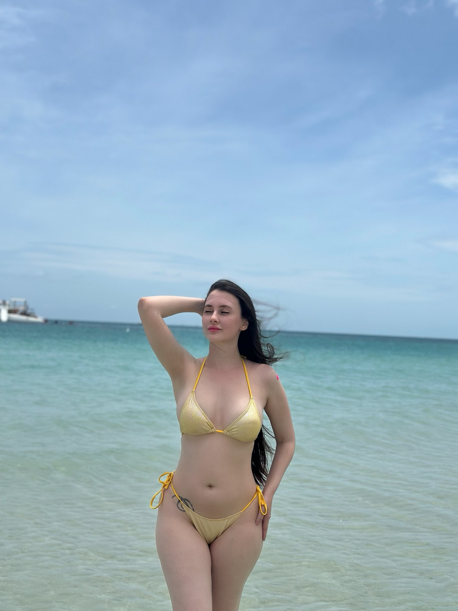 Fiona Allison on X: 🇹🇭☀️🩵 t.co1vmU3LlO1O  X
