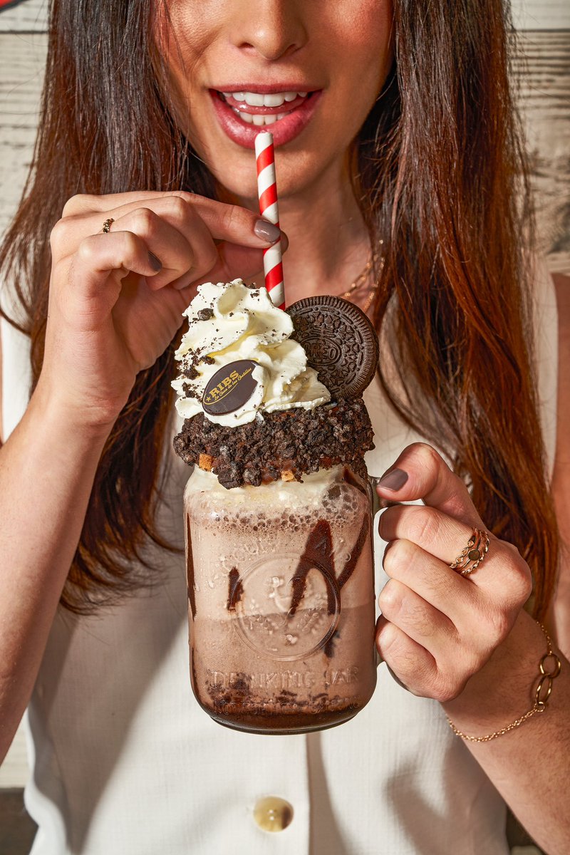 ¡El calor se lleva mejor con un buen Ribshake en la mano! 😎

Saborea y disfruta del verano en Ribs ☀️¿Cuál es tu favorito? 🥤