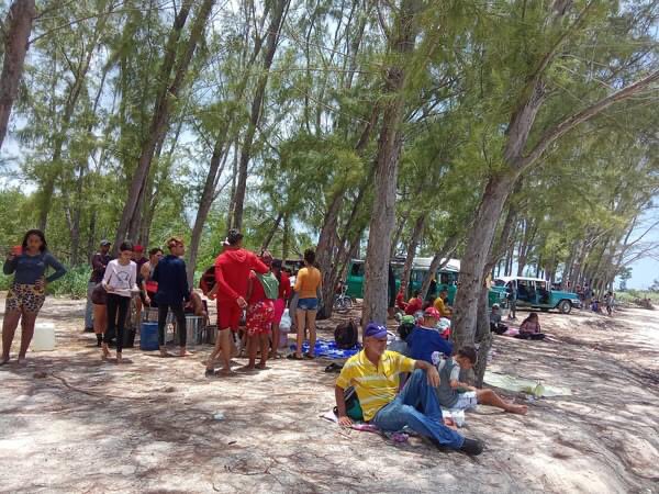 Disfrutaron de un pasadía en la playa 🏖Cayo Jutía los pioneros y guías destacados del municipio las Minas durante su estancia en el Centro de Pioneros Exploradores Jesús Lemus del municipio la Palma en #PinarDelRío.
