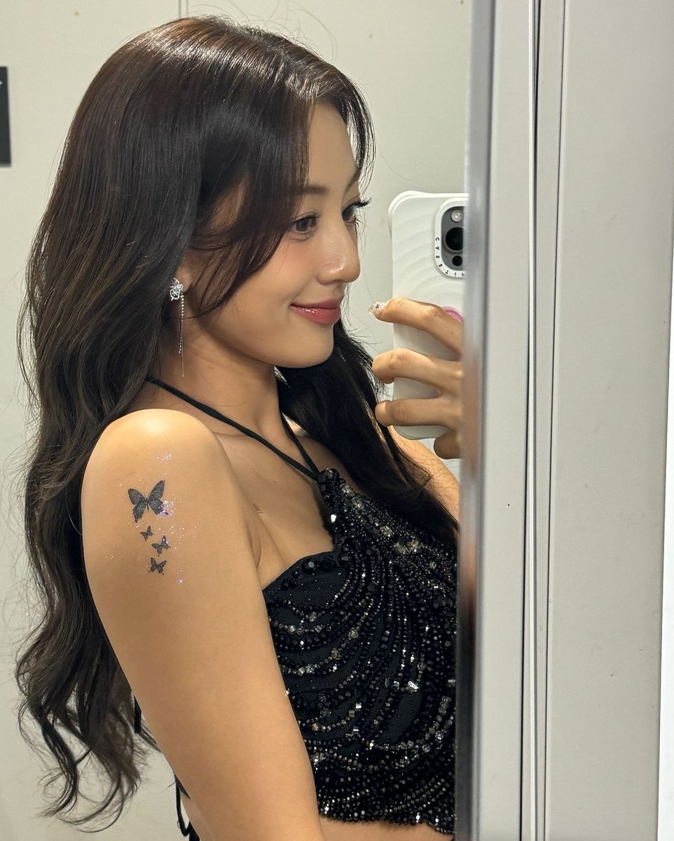 지효 tweet media