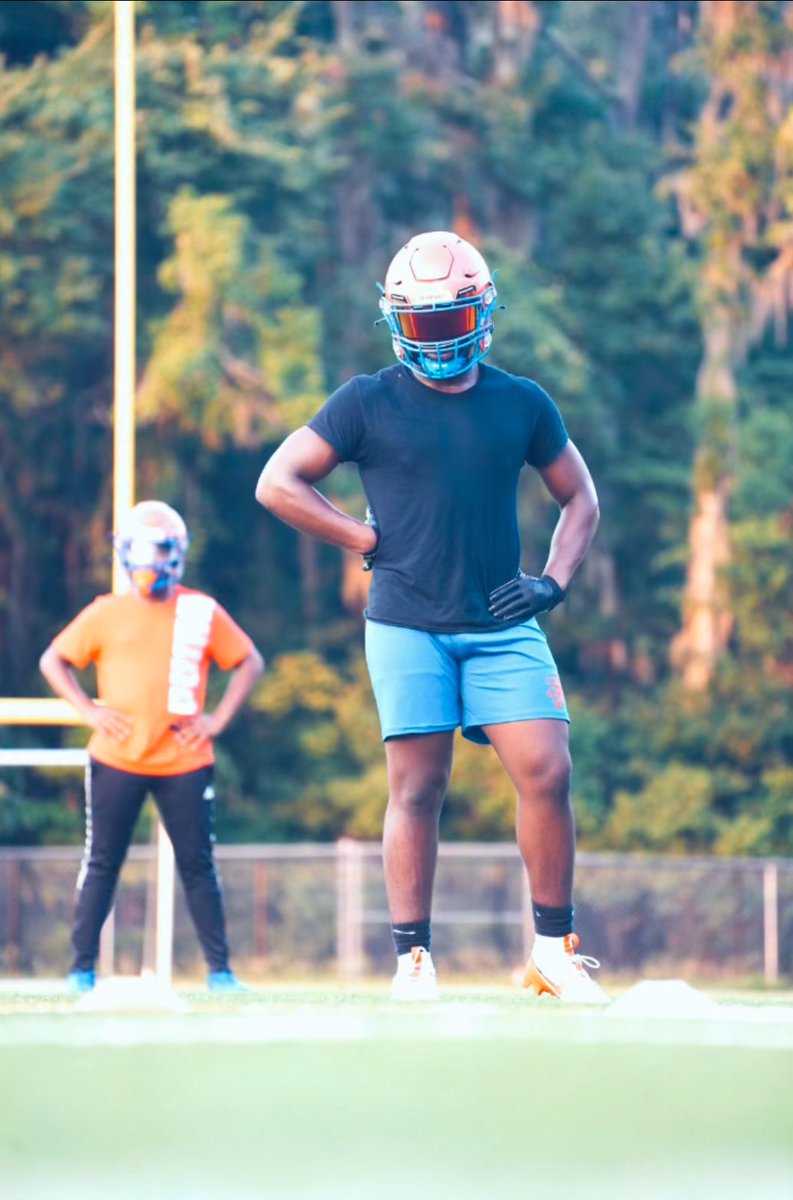 TheIsaiahScott_'s tweet photo. Here’s a few pictures from summer practice! The season is quickly rolling in!💪🏾
📸  @ljd_jr_ 
@Coachcalexander @coachmorrison58 @RockJordan15 @grindtime_moss @CoachBenado @NickVagnoneLR @CoachGregHarris @RecruitGeorgia https://t.co/hZ1BNdHbiN