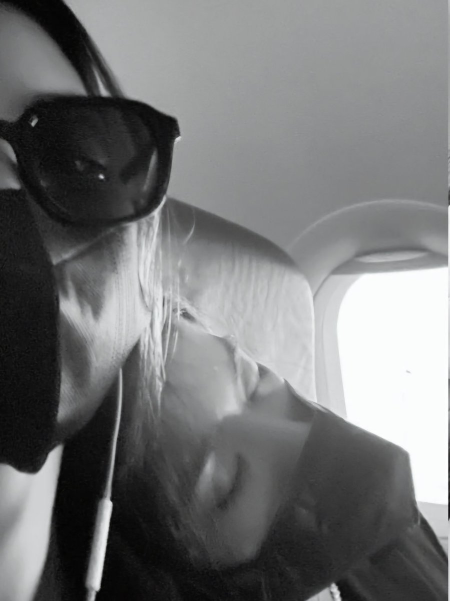 aiahpls's tweet photo. colet: "matulog ka lang lagi sa balikat ko. oks lang!"

#HappyColaiahDay 🥹 https://t.co/zov0wM7FkB