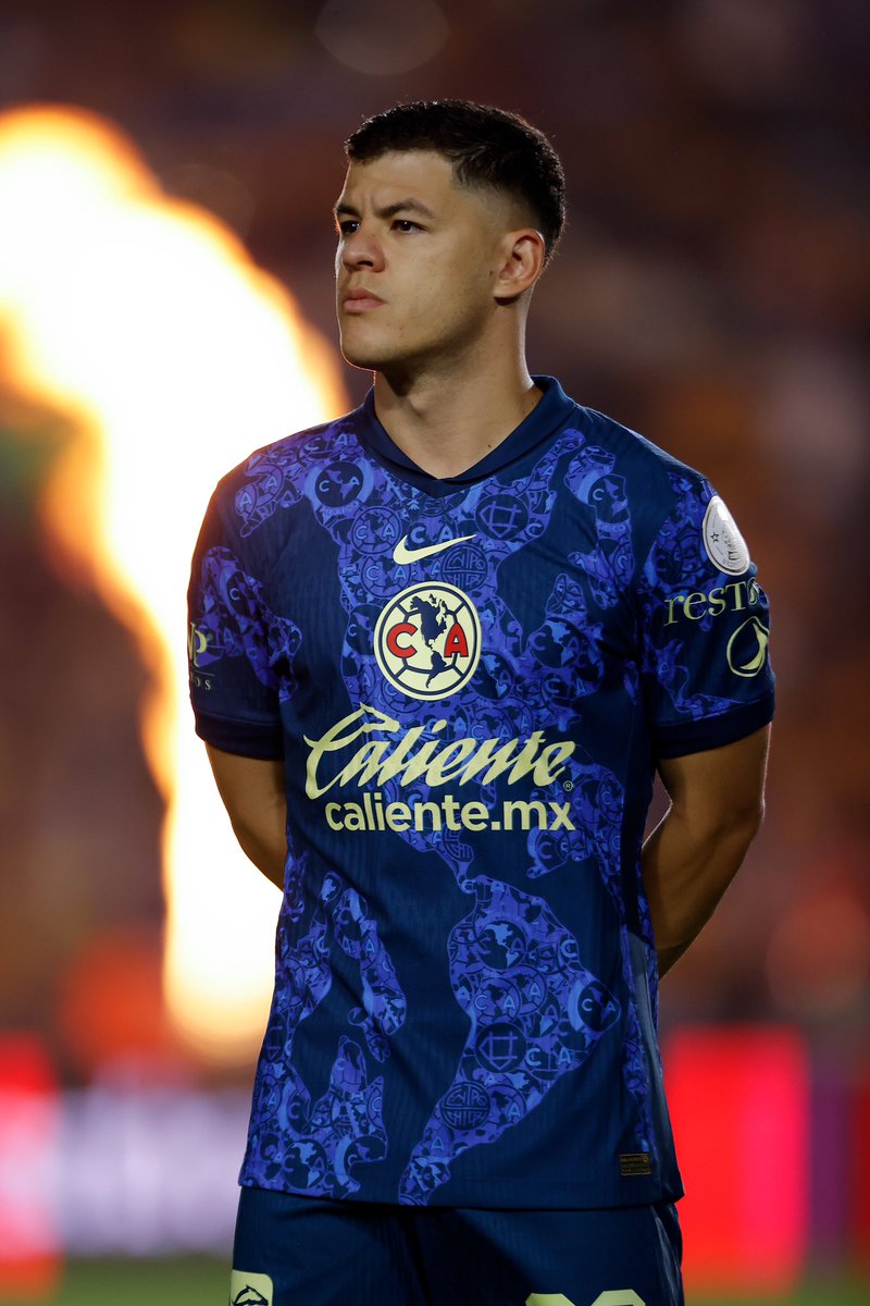 Gran victoria y esfuerzo de todo el equipo ayer !! A pesar de una cancha complicada y un Buen rival se sacó un gran resultado!! 
Tambien ser autocrítico y corregir el error que tuve para que no vuelva a pasar 🙌🏻🙏🏻
Vamos América 🤙🏻⚽️🐶