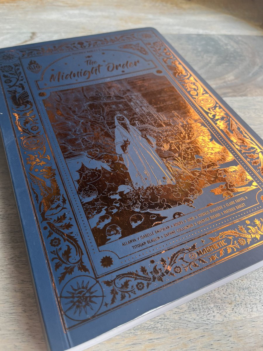 pearl_pliao's tweet photo. #TheMidnightOrder, a thought-provoking collaborative work arranged by @MathieuBablet
Interspersed with metafictional “articles”, #MidnightOrder follows an institution of witches which has grown cruel towards the women it seeks to protect
{1/3}
@OKComics
https://t.co/oO6e42SI2T https://t.co/CeNtQ2mtyz