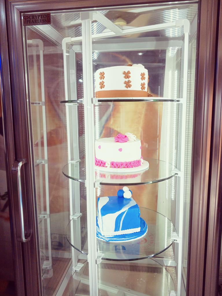triplequeens001's tweet photo. Our bakers are very perfect and bake very delicious, we also bake,cakes, coconut bread,butter bread, chocolate bread, sadine Bread as well, you can count on us.. we located at Triple Queens Hotel 
 #trend #bread #cake #viral #asaba #MAGA #Pakistan #Beckysangels https://t.co/1TwBWMZFk1