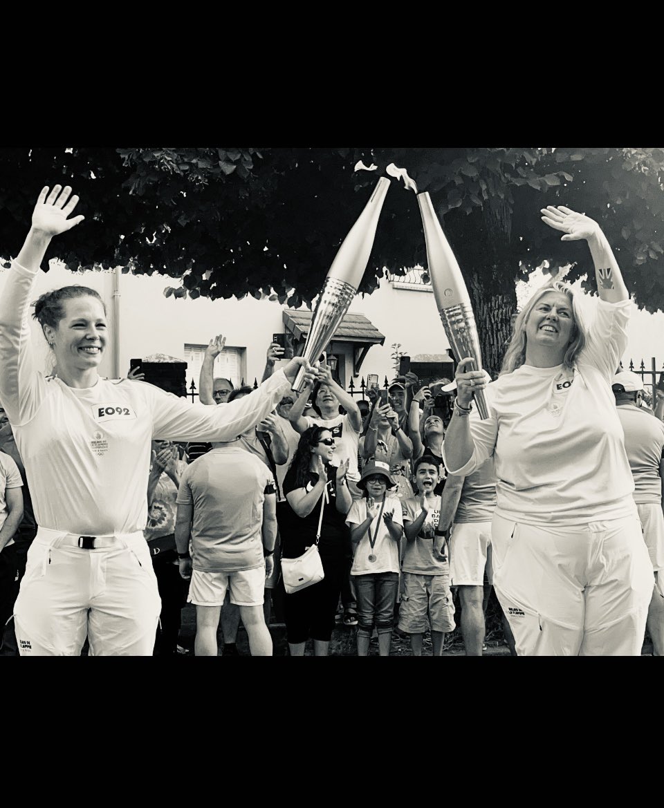 🔥”Le feu a quelque chose de spirituel, c'est un élément qui distille l'essentiel du passé.”
Moses Isegawa

-#Paris2024: la #FlammeOlympique à #villejuif 

<a href="/VilleVillejuif/">Ville de Villejuif</a> <a href="/Paris2024/">Paris 2024</a> <a href="/LesMusesdeParis/">Les Muses de Paris, Radio *️⃣</a> <a href="/valdemarne_94/">Val-de-Marne</a> #relaisdemaflamme  #JO2024 #ParisOlympics #ValdeMarne #athletes