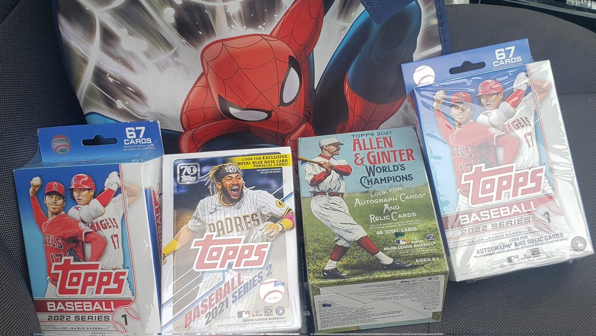 I mention often that I am 50 but am still lucky enough to have a mom who gives me cards at the holidays...today she stopped by and gave me a Spider-Man gift bag and said "Your dad and I were doing some house cleaning and found a bag that we forgot about" ...score!!! #thehobby