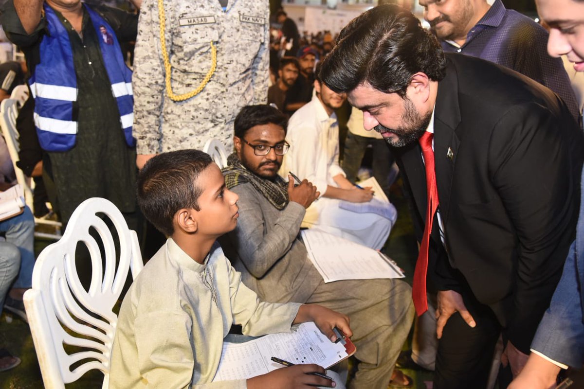 fragranceofluv's tweet photo. پہلے گورنر بعد میں بات
حیدرآباد حیدرآباد
@KamranTessoriPk
#AwamiGovernorInHyd https://t.co/KoUKYywJGH